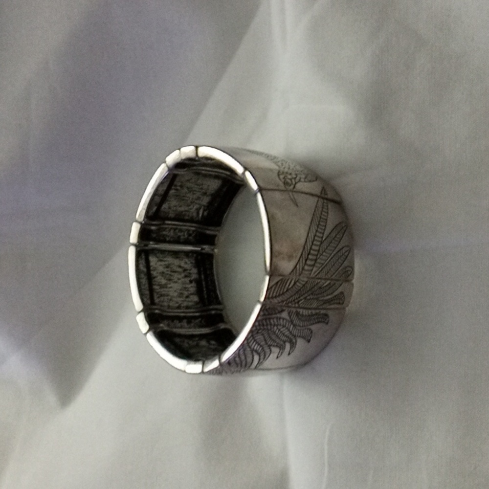 Vintage Etched Silver Tone Hummingbird  Bracelet